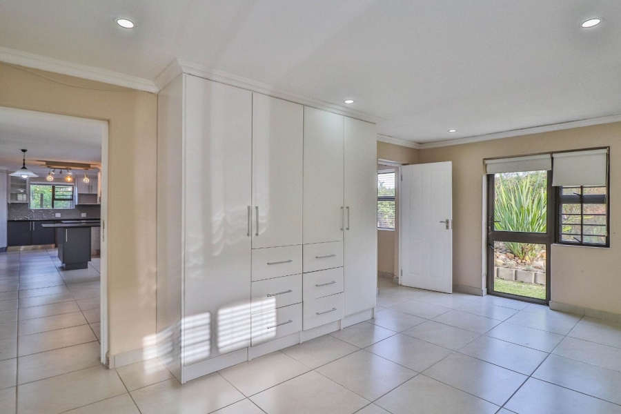 4 Bedroom Property for Sale in Hartenbos Landgoed Western Cape